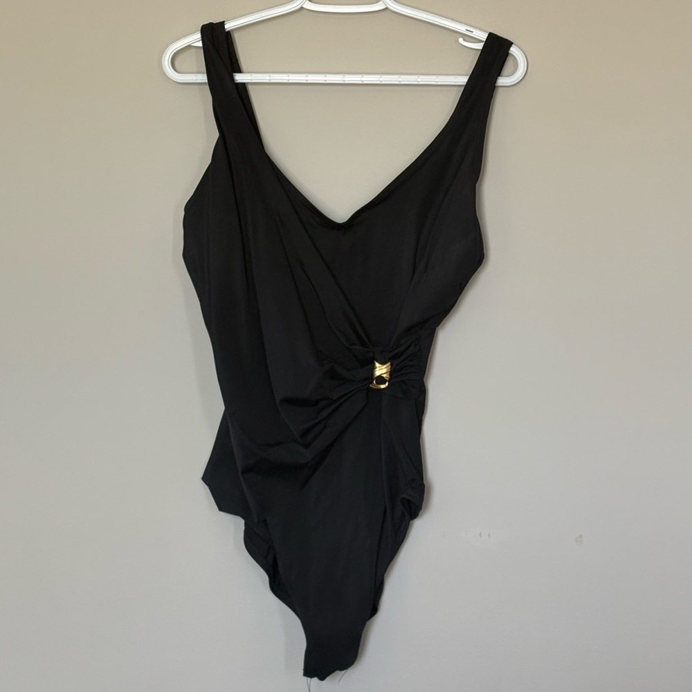 Roxanne Bra Size one piece bathing suit. Size 16/40D